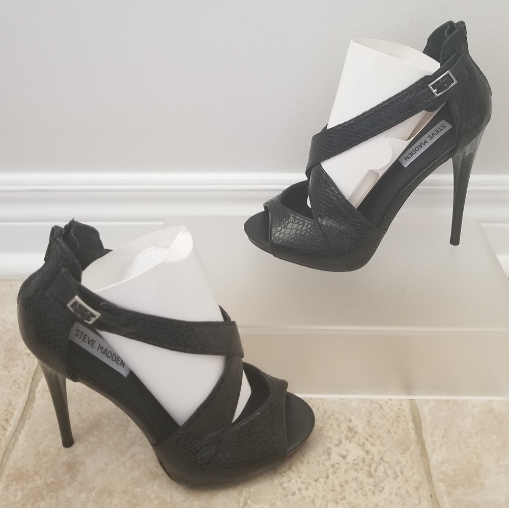 Steve Madden black high heel